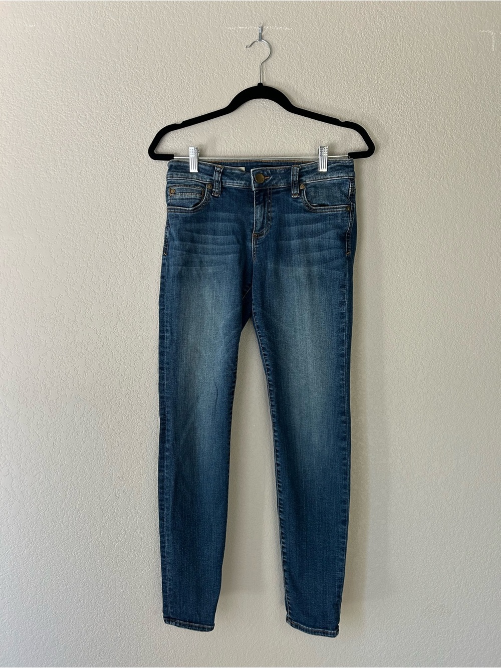 Kut from the Kloth Medium Wash Skinny Jeans Women’s Size 4